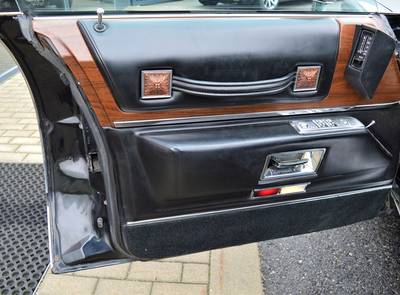 Cadillac Fleetwood Seventy-Five,  9 - Passenger
