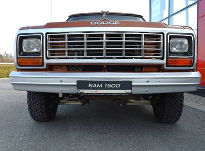 Dodge D150 Ram Frame-Off, 390cui, Air Ride