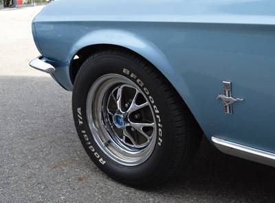 Ford Mustang Coupe 289 V8, 4V