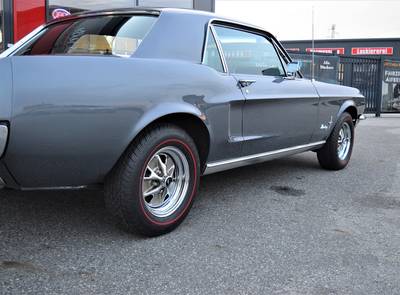 Ford Mustang V8 302cui J-Code