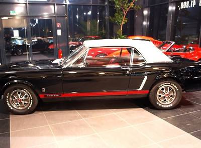 Ford Mustang 260 V8