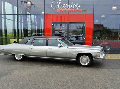 Cadillac Fleetwood Seventy-Five,  9 - Passenger