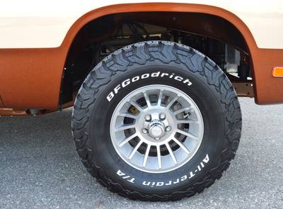 Dodge D150 Ram Frame-Off, 390cui, Air Ride