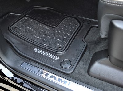 Ram LIMITED Night Edition, Crew Long Bed