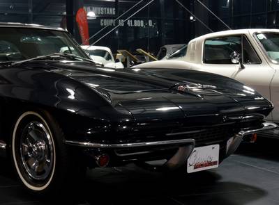 Corvette Sting Ray C2  327 / 300