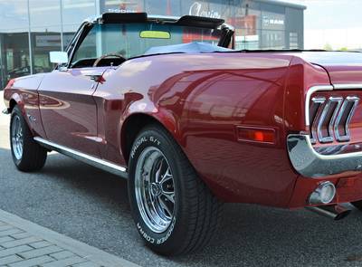 Ford Mustang V8 302cui J-Code