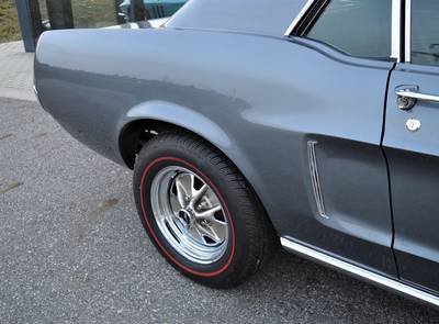 Ford Mustang V8 302cui J-Code