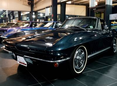 Corvette Sting Ray C2  327 / 300