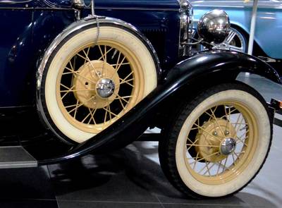 Ford Model A De Luxe Roadster