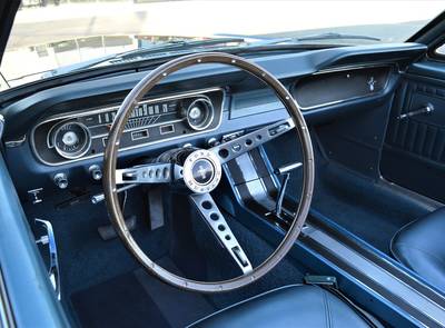 Ford Mustang Cabrio V8 ERSTBESITZ