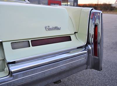 Cadillac Coupe DeVille