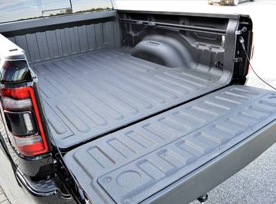 Ram LIMITED Night Edition, Crew Long Bed