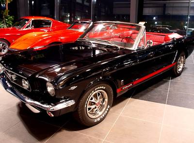Ford Mustang 260 V8