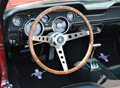Ford Mustang V8 302cui J-Code