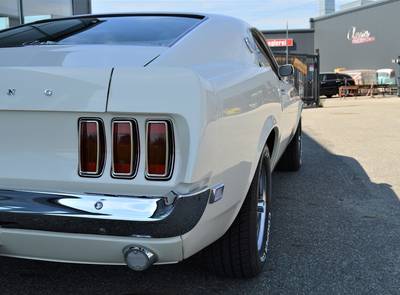 Ford Mustang Boss 429 NASCAR