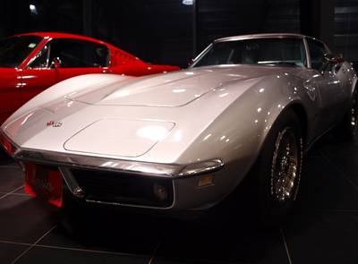 Corvette C3 Stingray 327 / 300