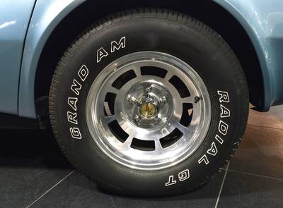 Corvette C3 Cross-Fire-Injection