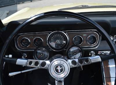 Ford Mustang V8 Convertible