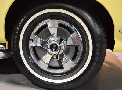 Corvette C2 Sting Ray   327/300