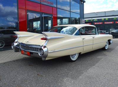 Cadillac Sedan DeVille 390cui V8