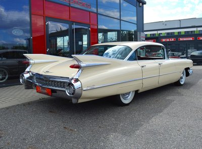 Cadillac Sedan DeVille 390cui V8
