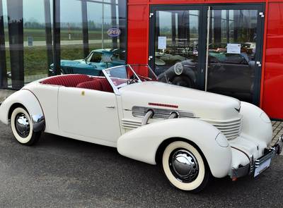 Cord 812 Supercharged Convertible Pheaton