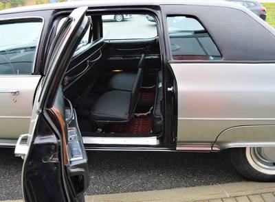Cadillac Fleetwood Seventy-Five,  9 - Passenger