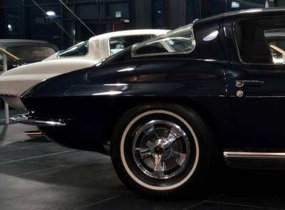 Corvette Sting Ray C2  327 / 300