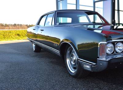 Oldsmobile Ninety-Eight Luxury 455 Rocket