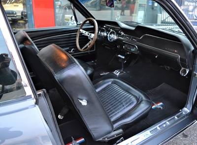 Ford Mustang V8 302cui J-Code