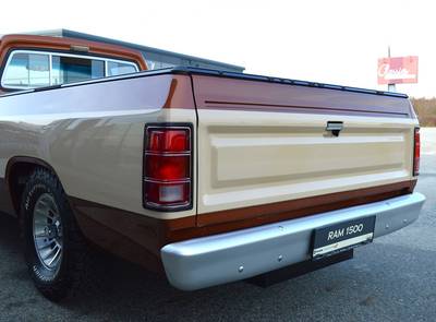 Dodge D150 Ram Frame-Off, 390cui, Air Ride