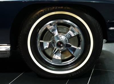 Corvette Sting Ray C2  327 / 300