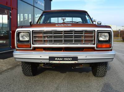 Dodge D150 Ram Frame-Off, 390cui, Air Ride