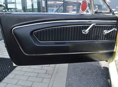 Ford Mustang V8 Convertible