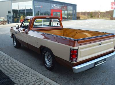 Dodge D150 Ram Frame-Off, 390cui, Air Ride