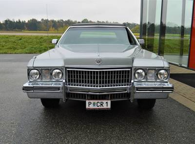 Cadillac Fleetwood Seventy-Five,  9 - Passenger