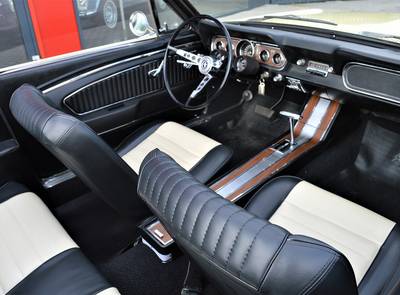 Ford Mustang V8 Convertible