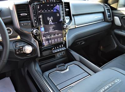 Ram LIMITED Night Edition, Crew Long Bed