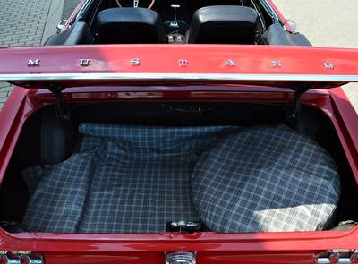Ford Mustang V8 302cui J-Code
