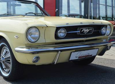 Ford Mustang V8 Convertible