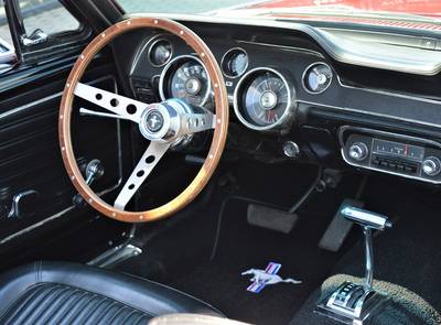 Ford Mustang V8 302cui J-Code