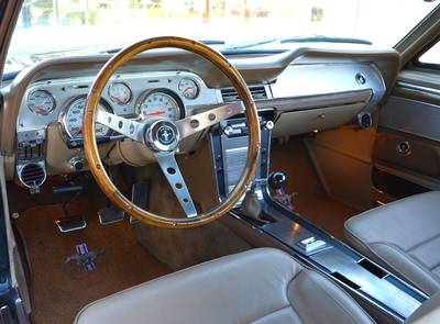 Ford Mustang Fastback 302 Resto-Mod