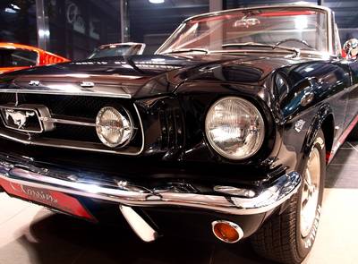 Ford Mustang 260 V8