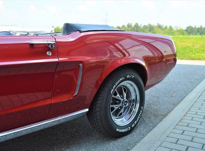 Ford Mustang V8 302cui J-Code