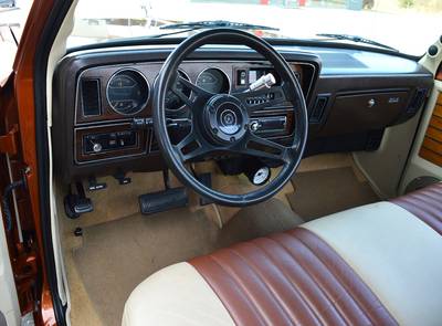 Dodge D150 Ram Frame-Off, 390cui, Air Ride