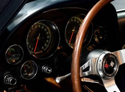 Corvette Sting Ray C2  327 / 300