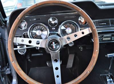 Ford Mustang V8 302cui J-Code