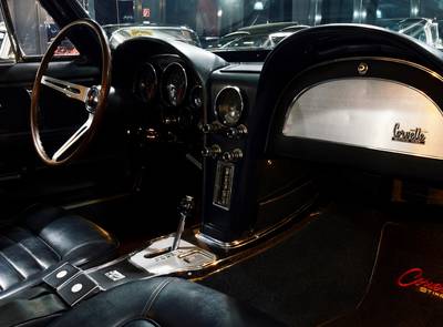 Corvette Sting Ray C2  327 / 300