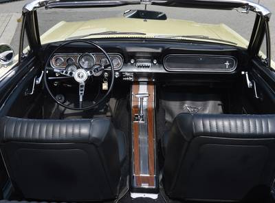 Ford Mustang V8 Convertible