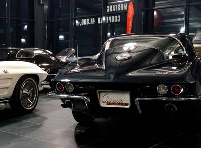 Corvette Sting Ray C2  327 / 300
